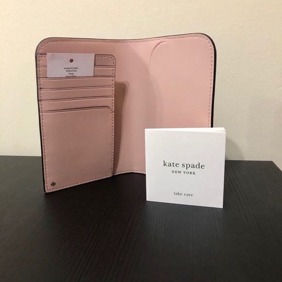 NWT ♠️ Kate Spade ♠️ Frosty Black Passport Holder - Picture 5 of 5